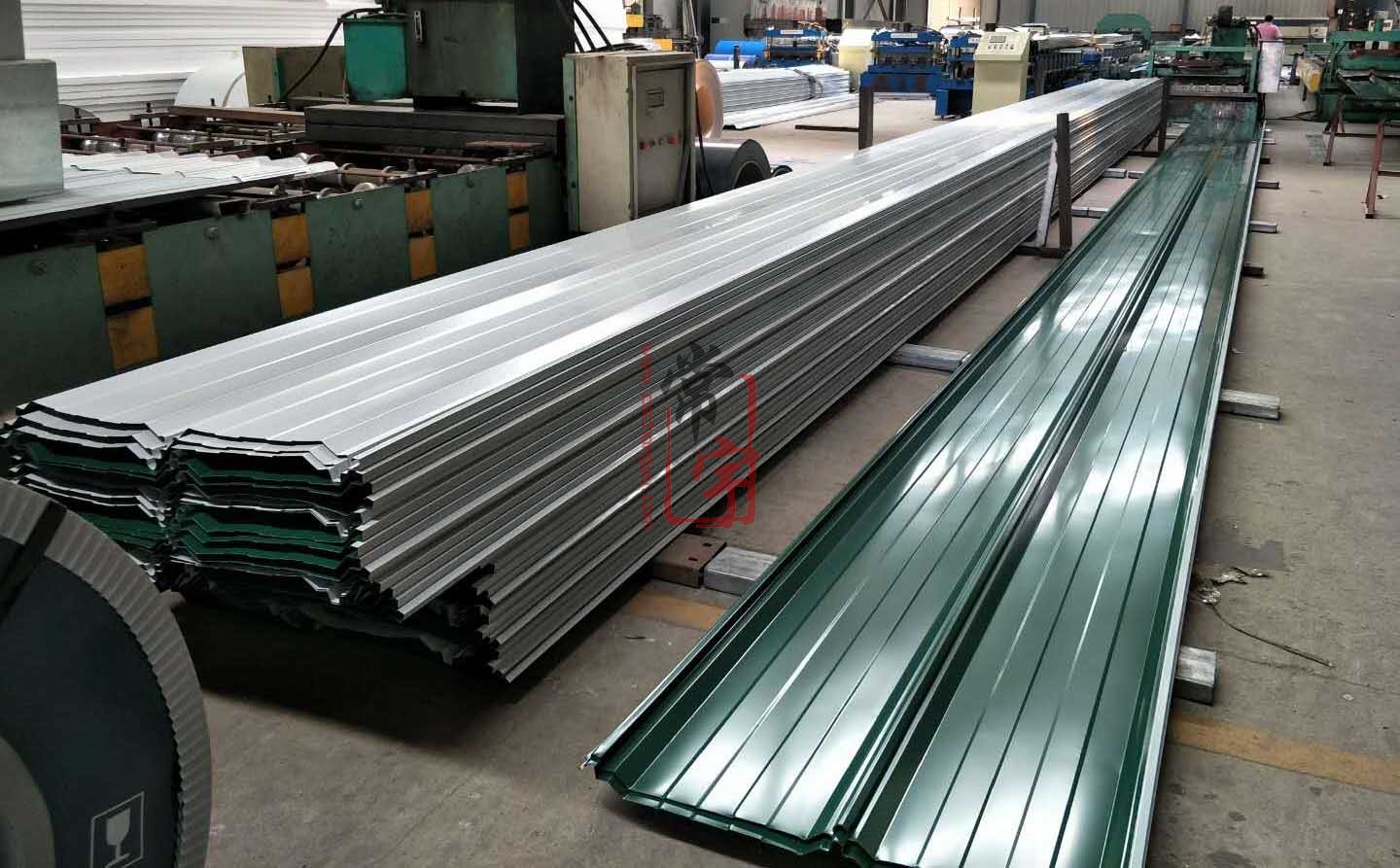 820按扣式彩鋼瓦0.476軍綠